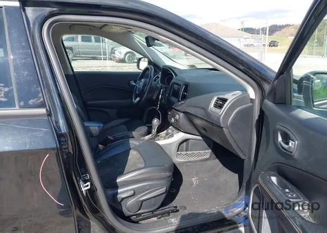 2019 Jeep Compass Latitude 4X4 from USA, damaged, VIN 3C4NJDBB8KT650354